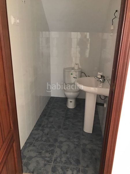 Foto 6a9f15cc-bae9-4251-8699-d051f4e070d1. Local comercial a Lora del Río