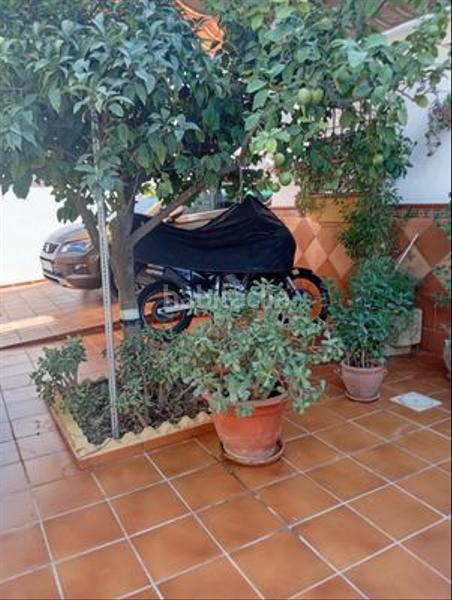 Foto 4150e501-2afb-4225-99b9-66c29a3c0c93. Casa amb aparcament a Condequinto Montequinto