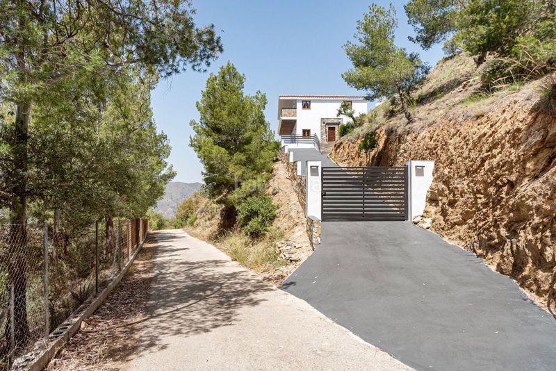 Foto d81c6244-92e5-4da7-9eed-b50c2be14f0b. Casa amb aparcament a Olletas - Sierra Blanquilla Málaga