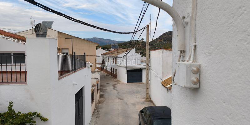 Foto bfb2fed5-35b4-47b0-b7ee-9ba8d6e13de5. Maison jumelée dans Iznájar