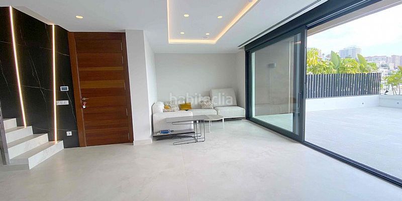 Foto 8e2b5698-a0dd-4292-be00-9ad8b94662a1. Semi detached house in Playa Poniente Benidorm