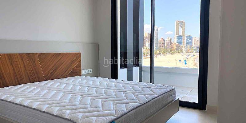 Foto ab33e781-7ed2-48c8-b846-4c806501d9e7. Semi detached house in Playa Poniente Benidorm