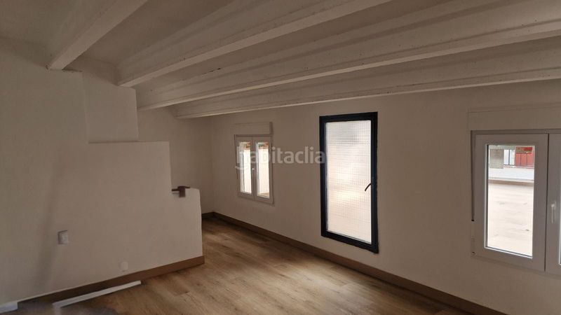 Foto 5fda6d48-40fd-4ec6-b3d6-ee6e6ebc7d80. Edifici a Bon Pastor Barcelona