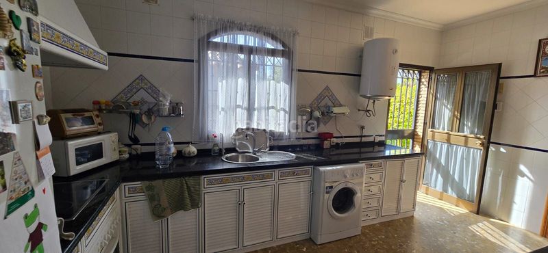Foto 249a9977-9d92-4272-bf2a-5670de17ebf6. Casa amb aparcament a Cuatro Pinos - El Carmen Puerto de Santa María (El)