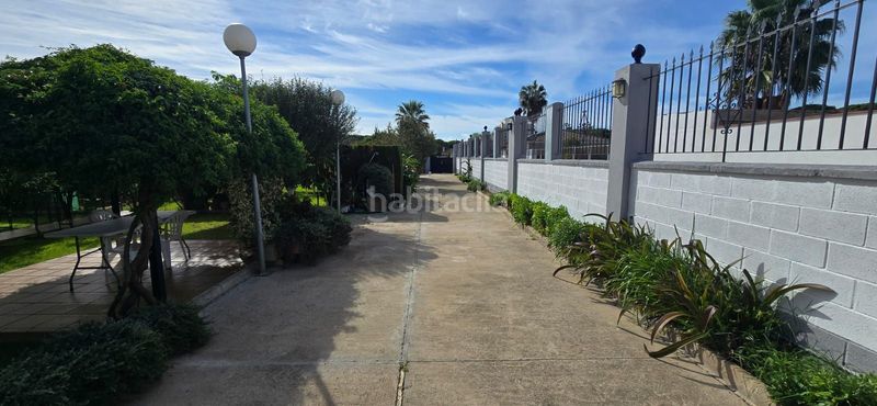 Foto d1715ff9-cf39-43ca-a71b-a50e16b18011. Casa amb aparcament a Cuatro Pinos - El Carmen Puerto de Santa María (El)