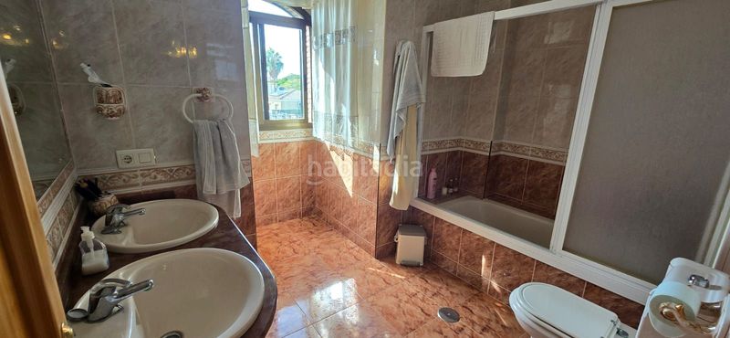 Foto fdbbd822-6a04-42c7-9da6-c5cc68154c6e. Casa amb aparcament a Cuatro Pinos - El Carmen Puerto de Santa María (El)