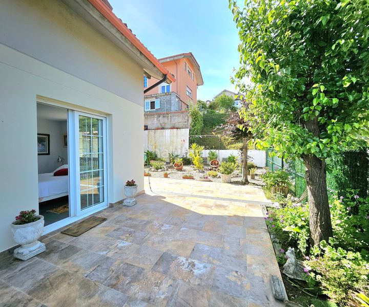 Foto 084cc821-e601-4581-bcb9-c38c894c64b4. Casa amb aparcament a Limpias