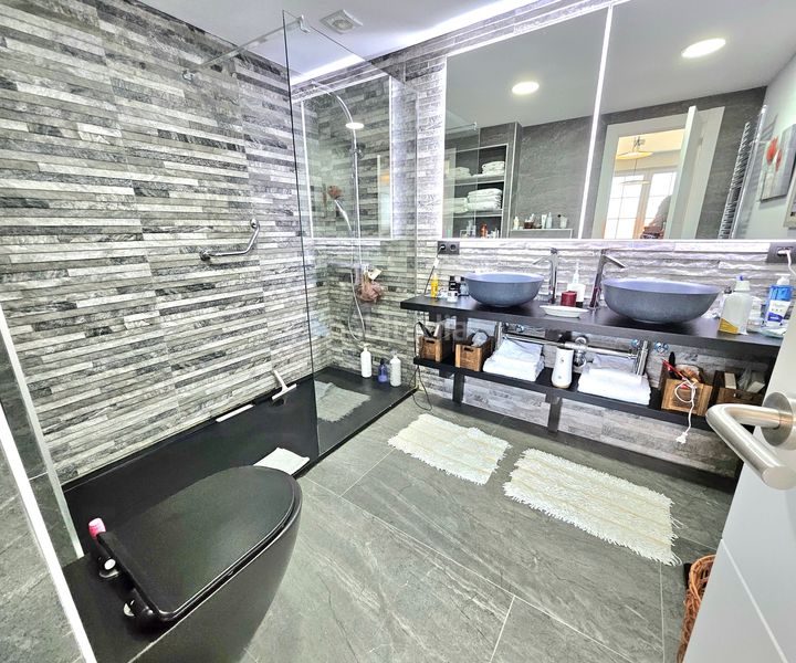 Foto 4208da1f-b5b7-45e9-b8a7-b0a4267c4c37. Casa amb aparcament a Limpias