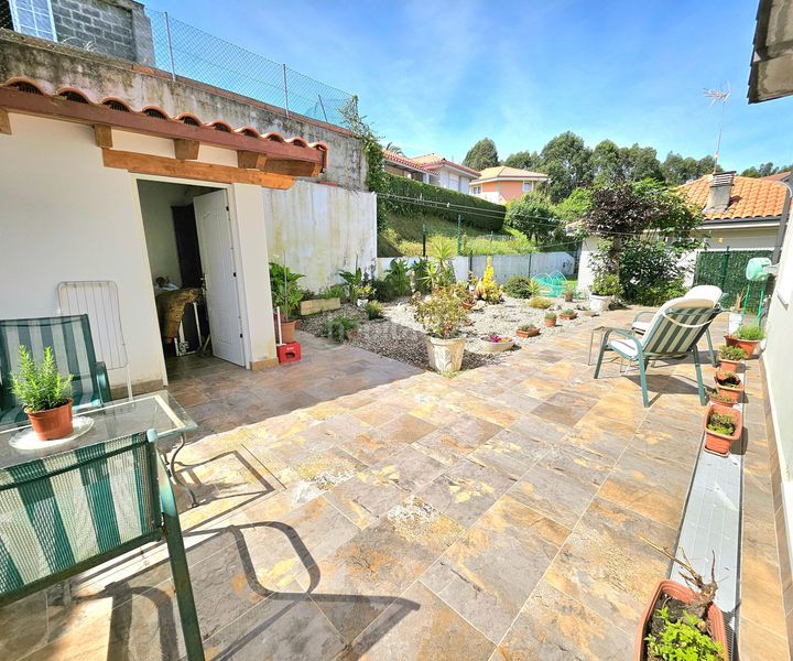 Foto b4163850-5a0c-4e44-8122-efb6d110354e. Casa amb aparcament a Limpias