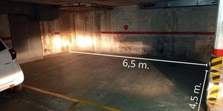 Car parking in Calle Liszt