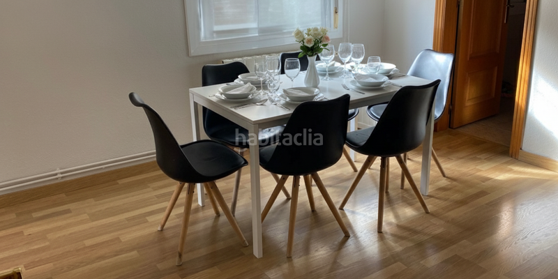 Foto 7002fc4d-cff7-4c1e-b62d-1df7a9a25485. Piso en Turó de la Peira Barcelona