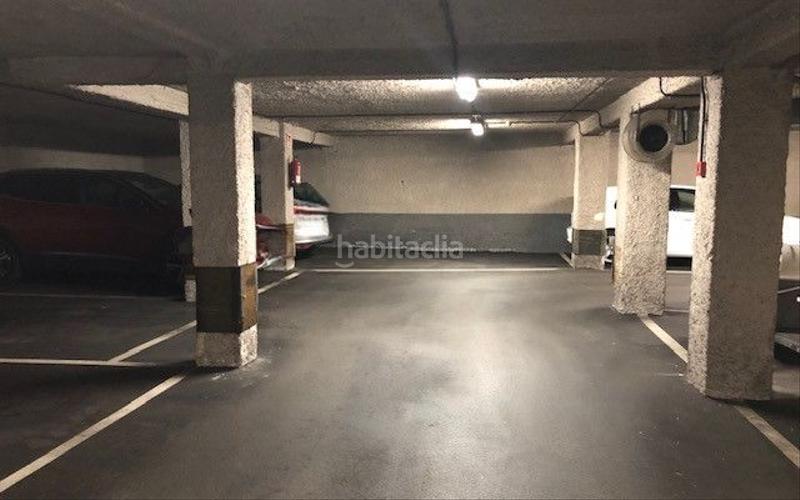 Foto 4166bcb3-b203-47aa-988a-0d400b84d2ac. Parking voiture dans Laviada Gijón