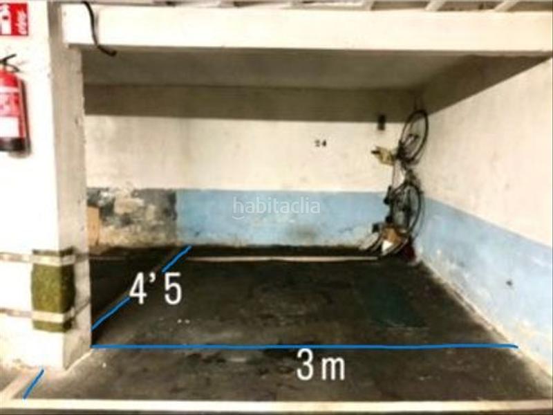 Foto bd92cce4-652d-4c9a-9b50-f0526855c37b. Parking voiture dans Laviada Gijón