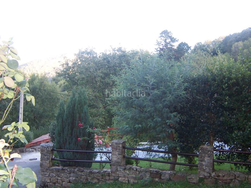 Foto 09de9c72-3915-4b28-b46c-acade6da080b. House with parking in Luena