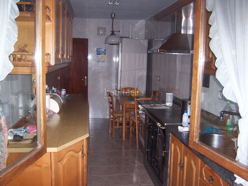 Foto 0b11faae-ea09-435b-82de-25daa48aa0a8. House with parking in Luena