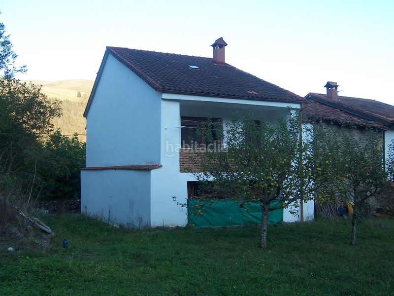 Foto 438024f8-3518-4674-bd43-233c4f613f74. House with parking in Luena