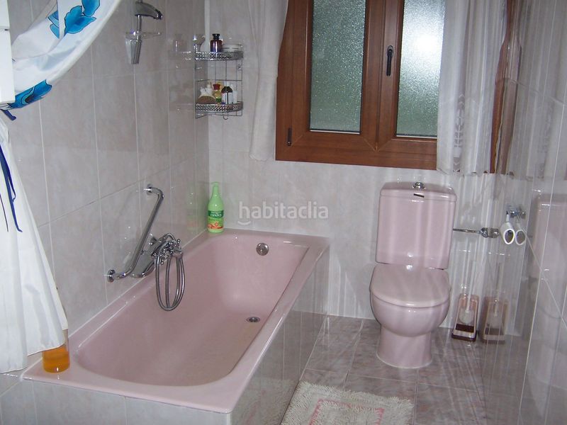 Foto 9737dba7-5dc6-4fc1-b1a0-86712956925e. House with parking in Luena