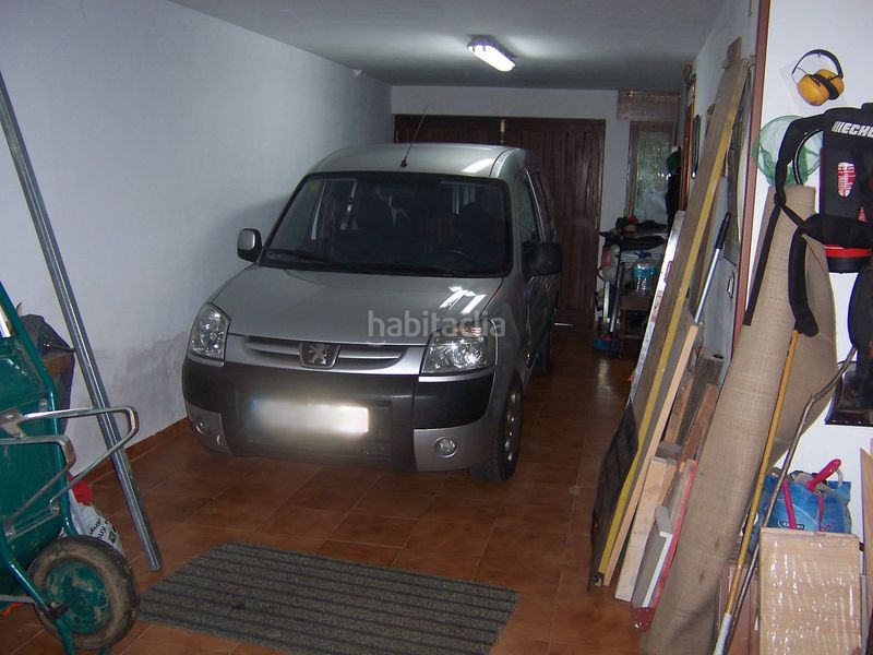 Foto 9a554c38-12fa-4d66-94c3-2f3ae39ca455. House with parking in Luena