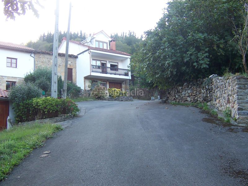 Foto fd20ab49-29d8-4098-bdd4-a3cdf203cf6d. House with parking in Luena