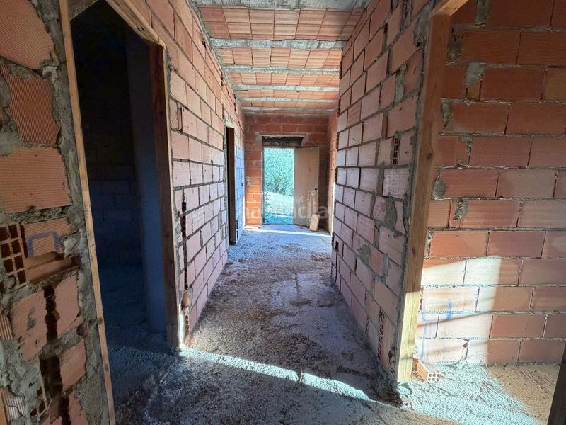 Foto 2955df4d-d07d-49f2-ad7b-7b909ff0ad1d. Masia amb aparcament a Riogordo