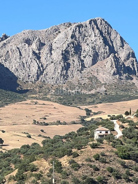 Foto c08e01cd-1739-4137-a543-e9fc8d6be57a. Masia amb aparcament a Riogordo