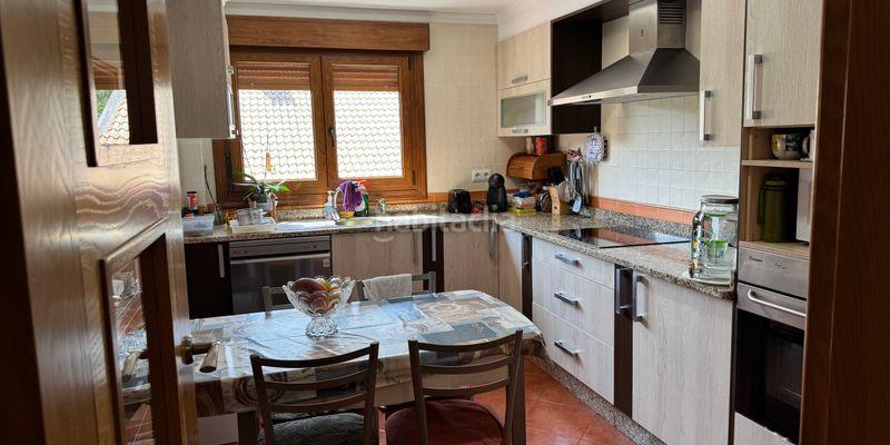 Foto f34c85a3-cf09-4ded-ab08-e99e156ae29f. Casa en calle lugar de freixeiro 19 en Bordóns Sanxenxo