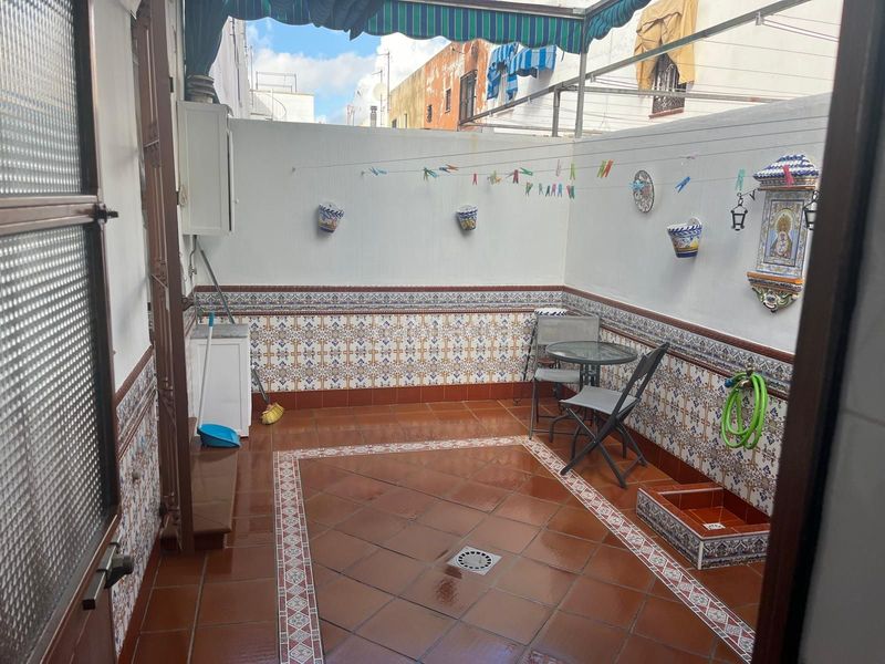 Foto 5f4f28e6-e9c5-45d0-9f19-d84e84744deb. Casa adossada amb aparcament a Centro - Doña Mercedes Dos Hermanas