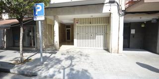 Aparcament cotxe a Avenida calderó 36
