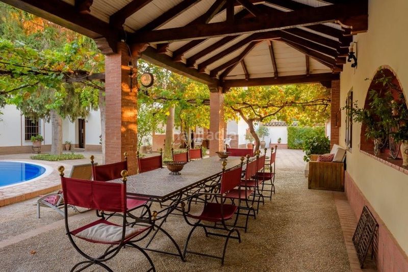 Foto 0f0bdd2a-d88d-478b-b691-e1b4a830d96f. Casa amb aparcament a San Lorenzo Sevilla