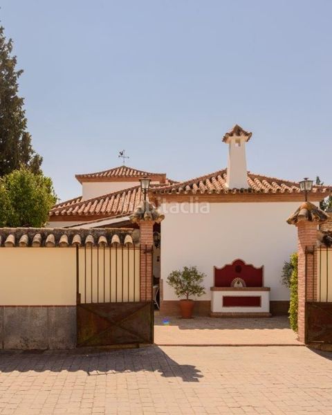 Foto a6227ab5-3b27-4b10-8710-9ce4a1119f25. Casa amb aparcament a San Lorenzo Sevilla