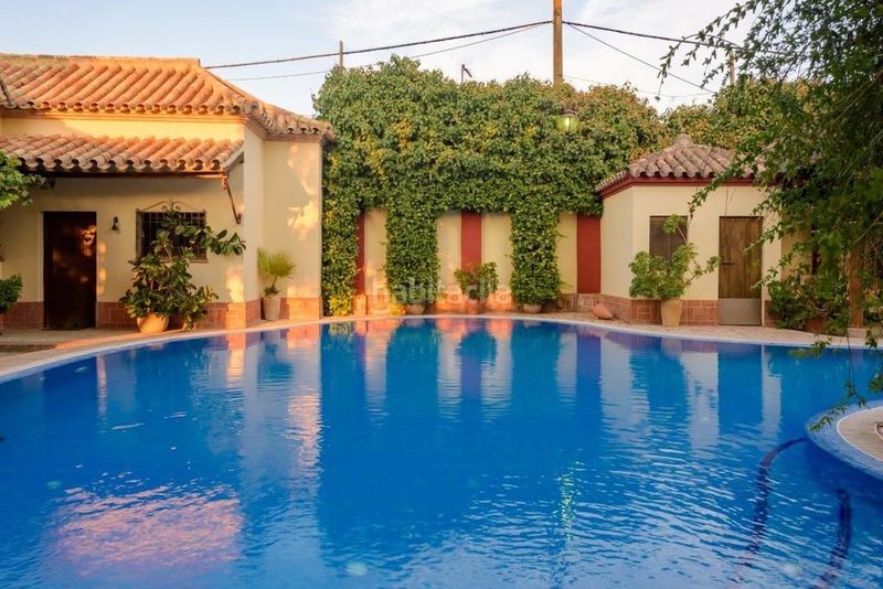 Foto d021dfeb-29d5-4a57-88fa-c40eca4913ca. Casa amb aparcament a San Lorenzo Sevilla