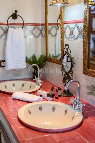 Foto ef85aa72-4027-4d82-8cbf-daa62e77ed79. Casa amb aparcament a San Lorenzo Sevilla