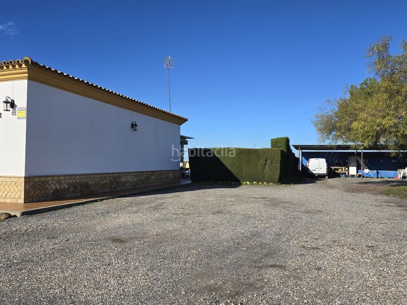 Foto b0b27657-e3f7-495d-8f80-45e43d801b7b. Masia amb aparcament a Sanlúcar la Mayor