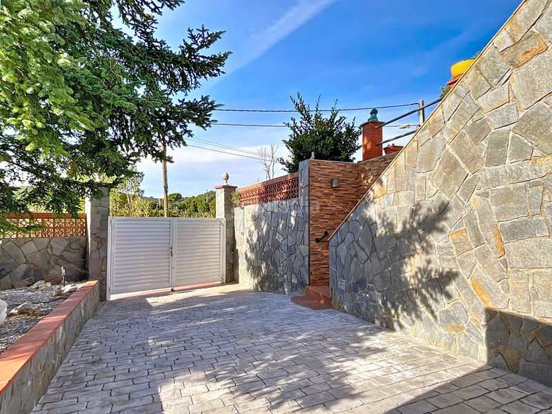 Foto 66a88716-957b-432c-9c07-6f951bbc2de6. Casa amb aparcament a Piera