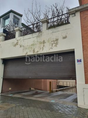 Foto 49f90400-974c-40f7-9bdd-581af83a02c0. Aparcament cotxe a El Viso Madrid