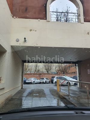 Foto d50462db-2a6e-473a-827f-ff104f63a0b4. Aparcament cotxe a El Viso Madrid