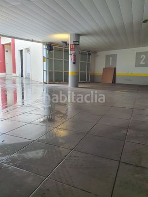 Foto f0b77884-9c28-4770-b16b-f81238587336. Aparcament cotxe a El Viso Madrid