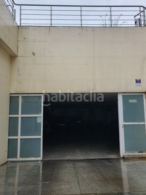 Foto fd946687-0de4-4c4d-8e0f-deb1d7db57e1. Aparcament cotxe a El Viso Madrid
