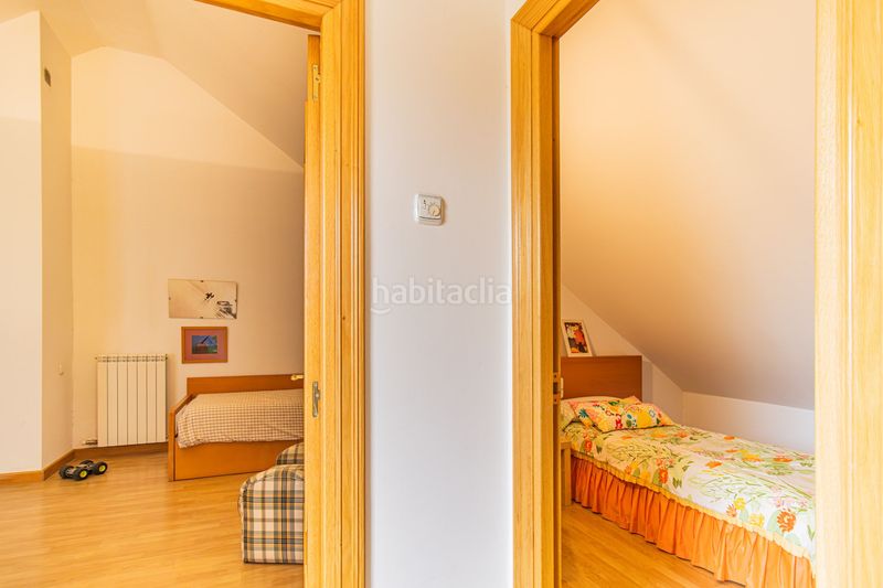 Foto 6ab53c02-4571-4205-b98b-2a7f22354141. Casa adossada amb aparcament a Miralbueno Zaragoza