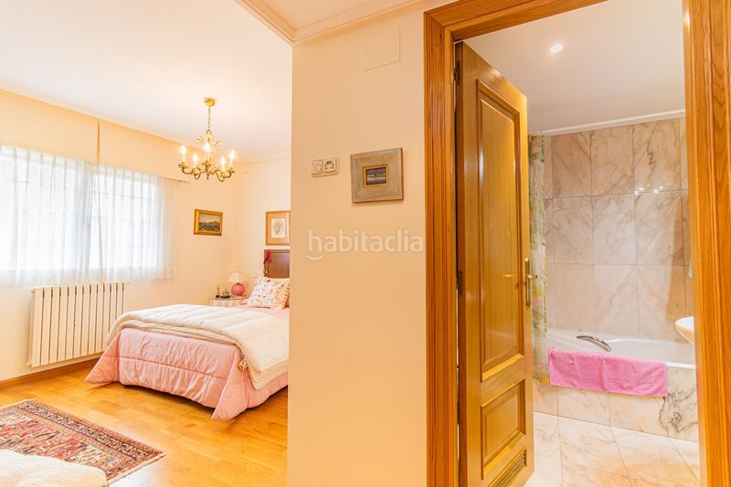 Foto 701d71aa-ea60-41fd-85b8-4514252cbece. Casa adossada amb aparcament a Miralbueno Zaragoza