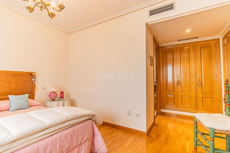 Foto ebe03158-d09d-47e4-ac81-0da3bdbd7b10. Casa adossada amb aparcament a Miralbueno Zaragoza