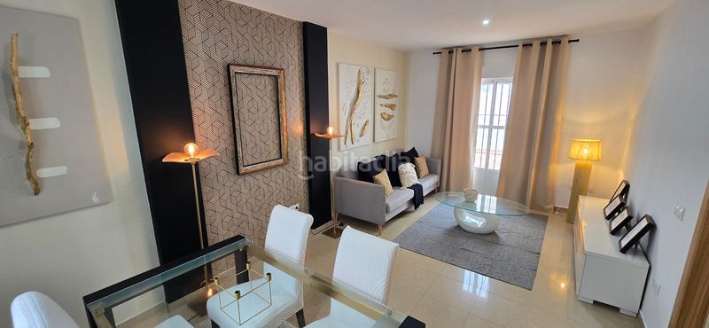 Foto 00915d32-a4ec-40fb-a66b-88492a5b6695. Casa adossada amb aparcament a Paterna de Rivera