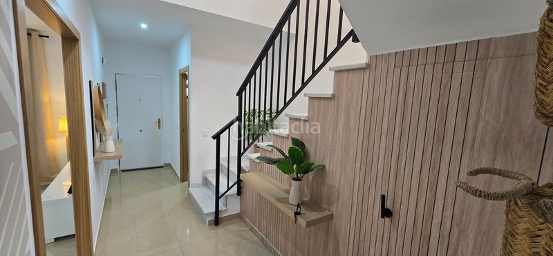 Foto e49cd802-0ebe-4fcb-a8b3-95d1d65eda3b. Casa adossada amb aparcament a Paterna de Rivera