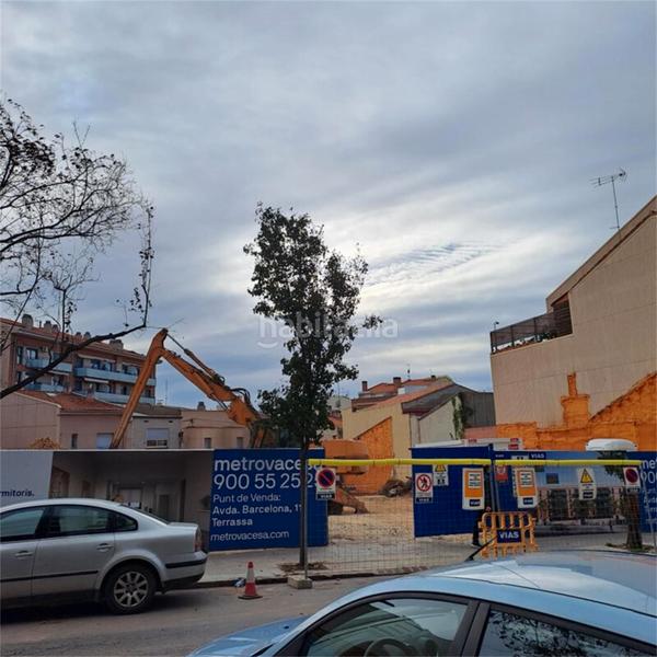 Foto 0100532e-462f-42c2-9070-a86f61f1f7e0. Promotion Pearson Chalets dans Terrassa. Logements de biens neufs