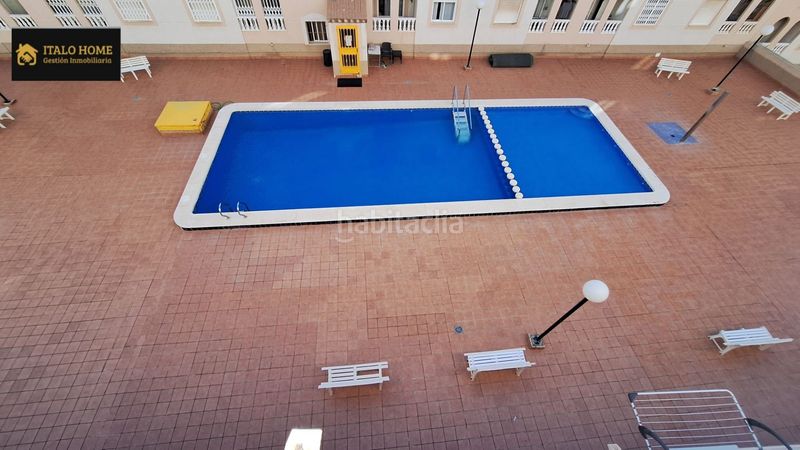 Foto fc24aa0e-f288-4e85-850a-ac224847a3d4. Pis amb piscina a Las Piscinas Naturales Torrevieja