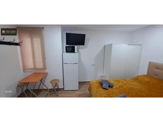 Local commercial  N/a. Oportunidad de inversión hostal reformado con 9 estudios equipad