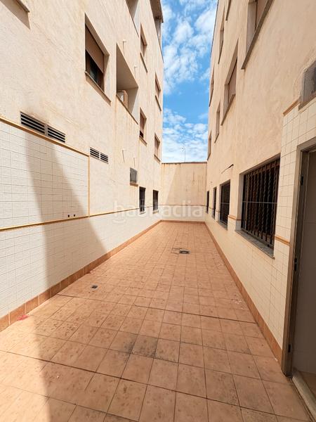 Foto 69ef67e2-eb2d-4fdd-b35f-a520a4445eb7. Apartament amb aparcament a Centro Alcázares (Los)