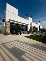 Xalet  Avenida jos daz garca. Villa lavanda santa rosalia lake and life resort