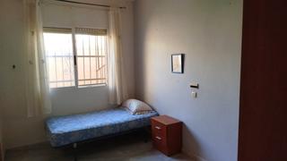 Lloguer Xalet  Calle villa conesa 53. Se alquila habitación en fuente alamo chalet en planta baja