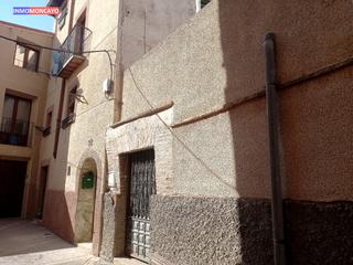 Casa a Tarazona. Vendemos casa en la almehora
